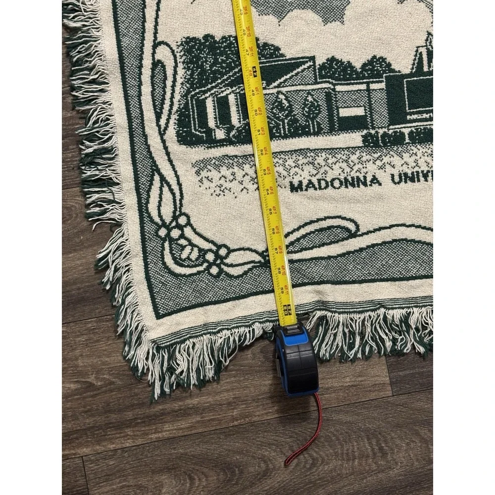 VTG Woven‎ Tapestry Throw blanket Livonia Michigan